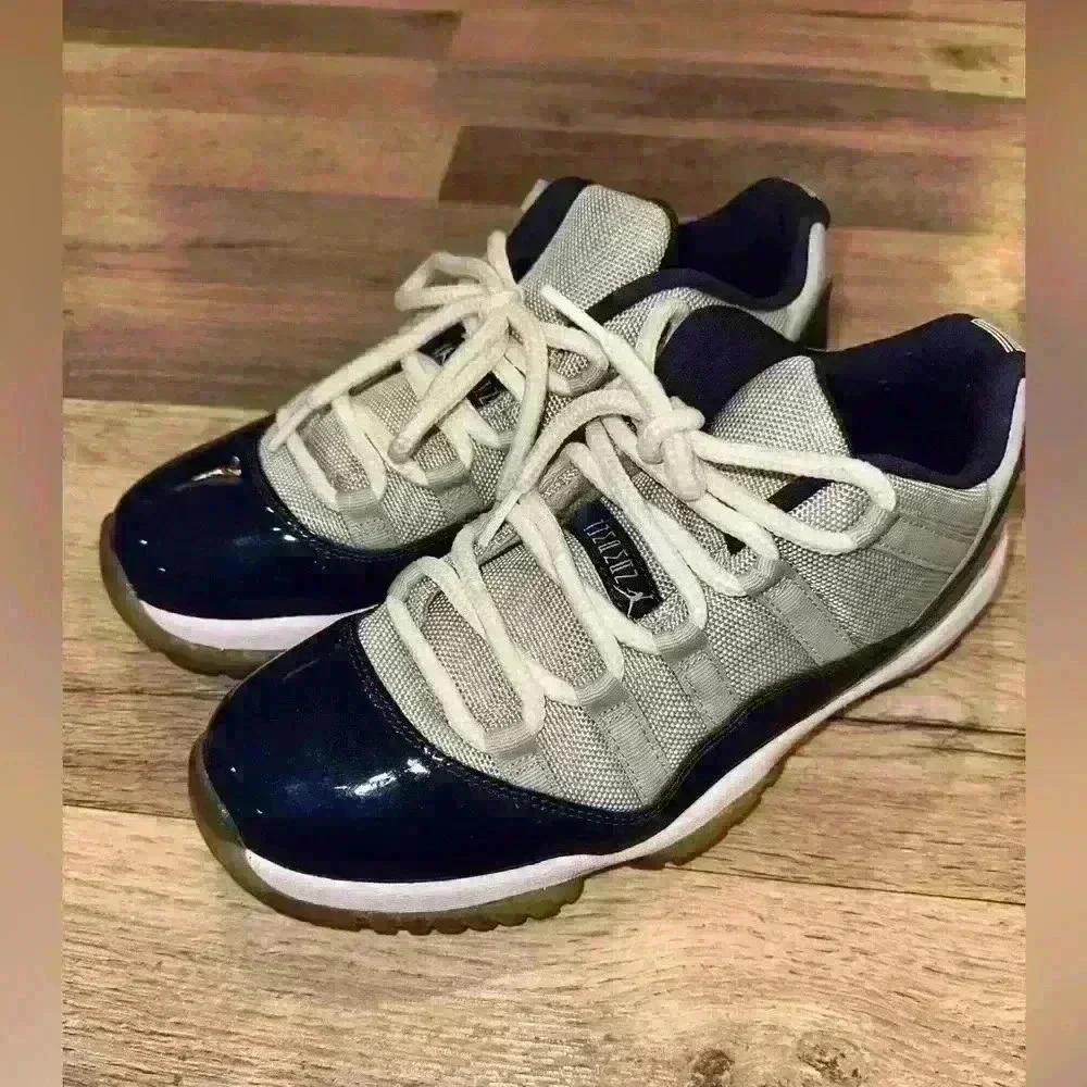 Air Jordan 11 Retro OG georgetown size 8 no box worn preowned 100% authentic